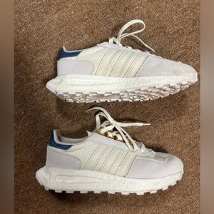 Adidas Tennis Shoes Size 9